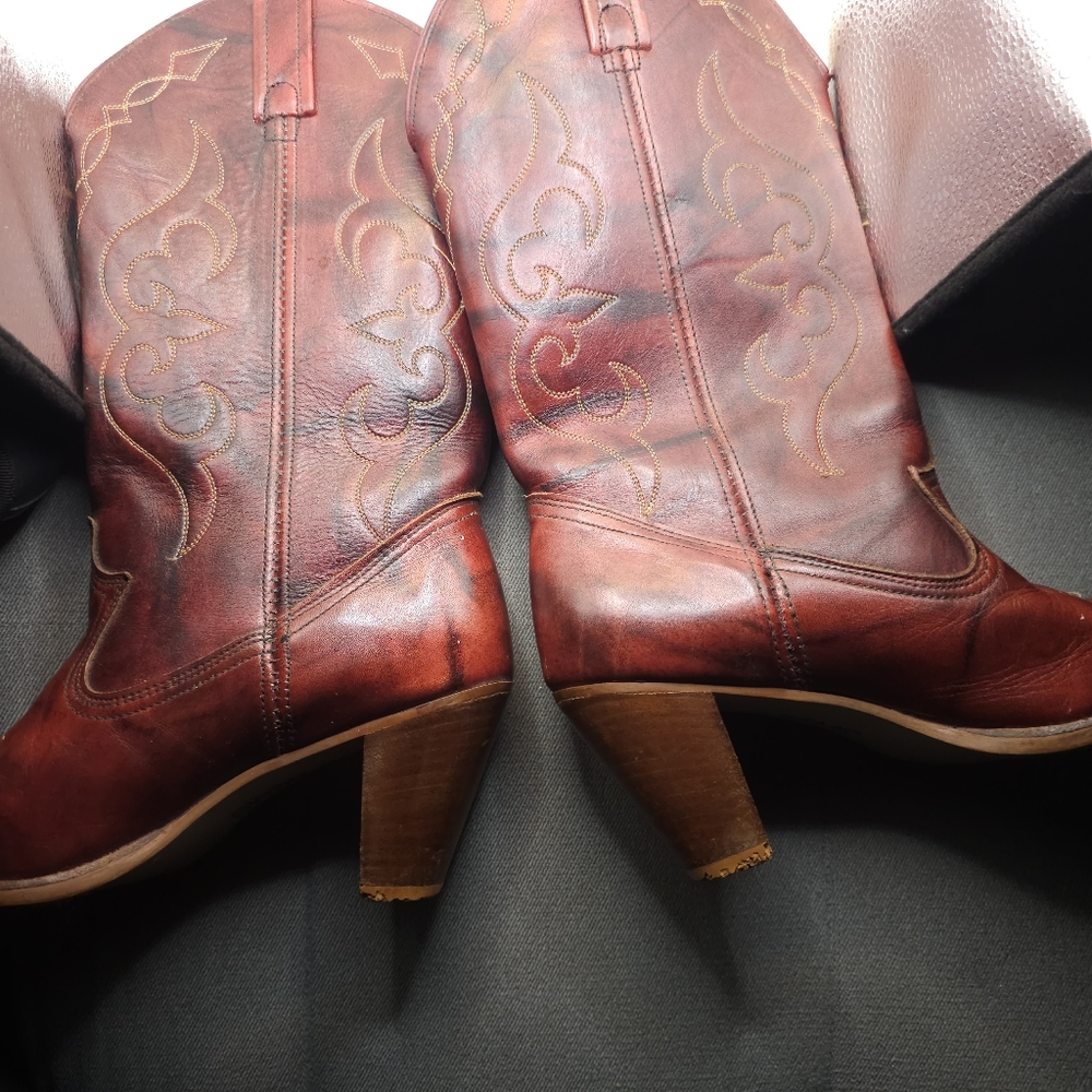 Vintage Acme woman's size 8M boots